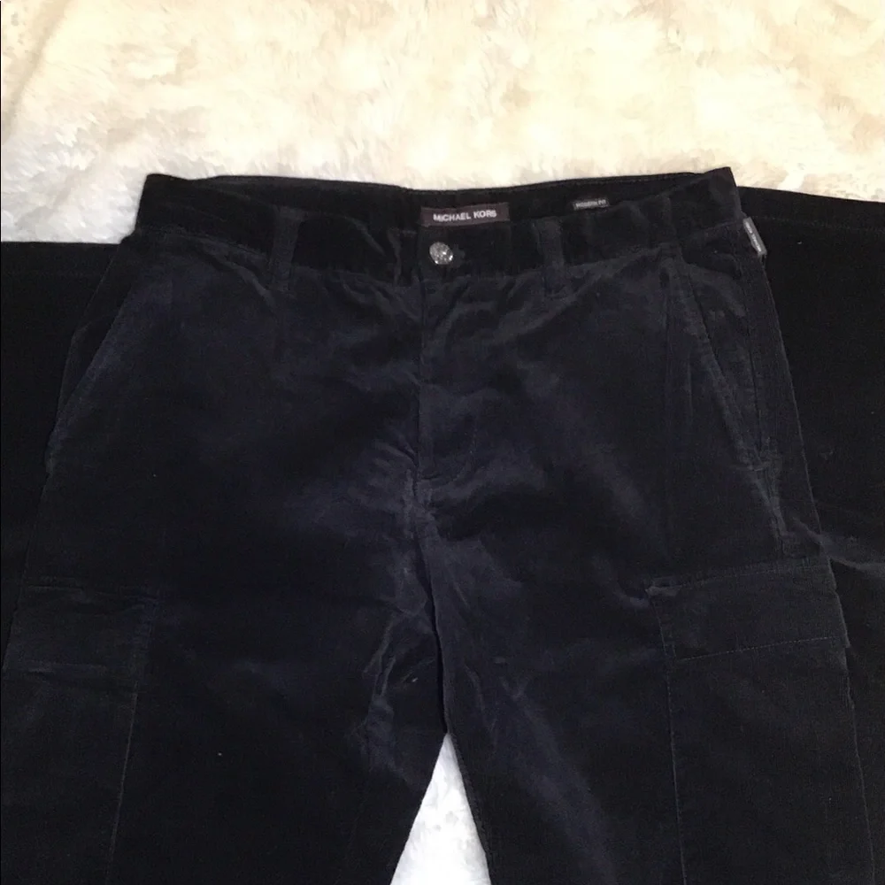Michael kors black modern fit corduroy cargo stretchy pants size 30